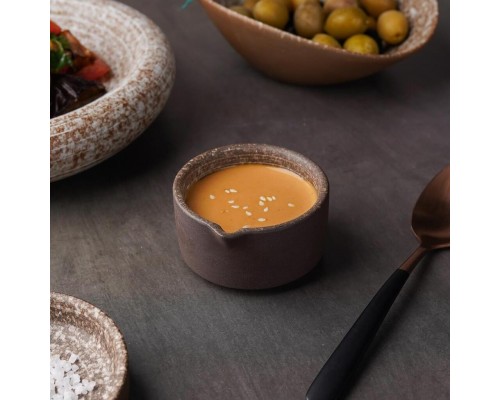 Соусник 60 мл d 7,4 см h3,7 см круглый с носиком Brown Untouched Taiga P.L. Proff Cuisine [1]